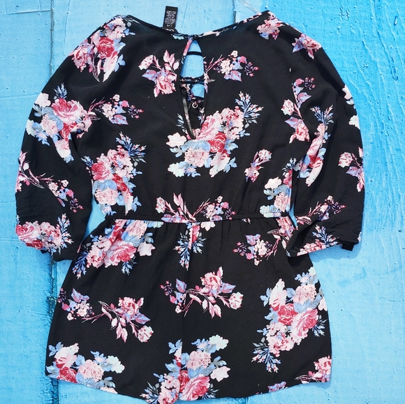 Floral romper - Picture 2 of 3